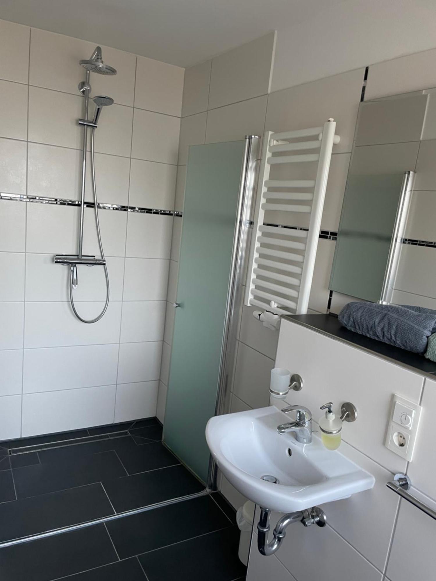 Ferienwohnung Mit Fussbodenheizung Nahe Messe, Gratis Parkplatz Und Abstellplatz E - Bike Hannover Exteriér fotografie